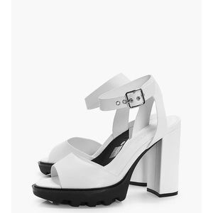 BOOHOO White Chunky Heels